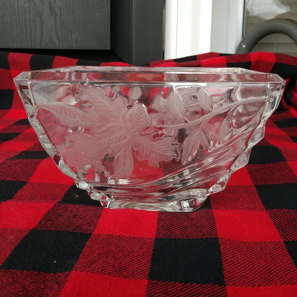 🌳VTG. Crystal Clear Oak Leaf Oblong Vase Beveled - Picture 7 of 9